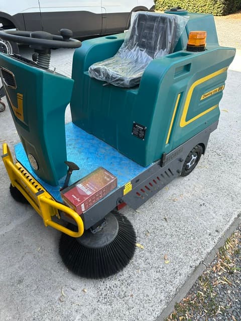 Industriele veegmachine Sweeper LI1300 - Afbeelding 1